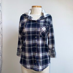NWT Flannel women’s size small. Dark blue, maroon, white. Furry hood.